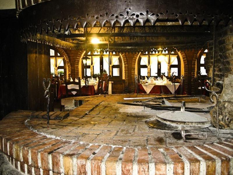 Hotel Restaurant Bujtina E Gjelit Τίρανα Εξωτερικό φωτογραφία