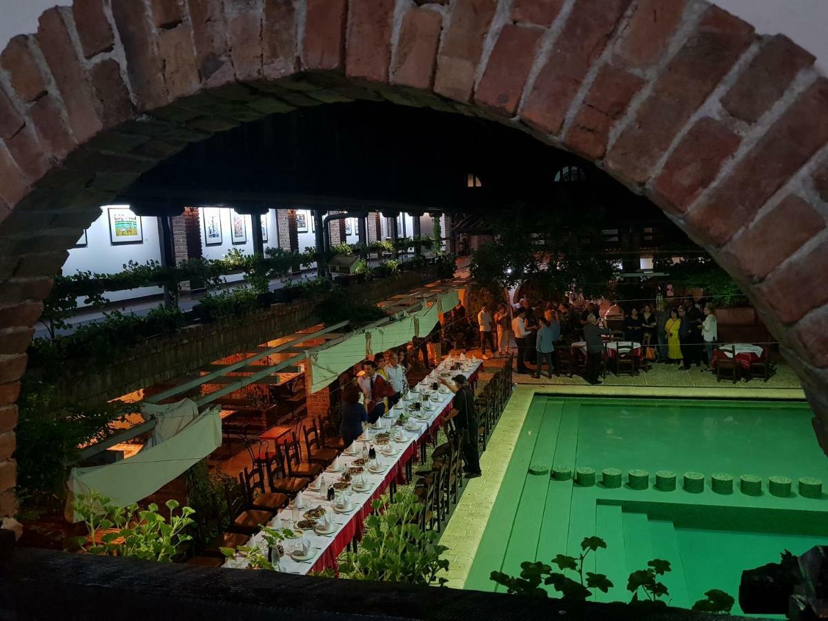 Hotel Restaurant Bujtina E Gjelit Τίρανα Εξωτερικό φωτογραφία