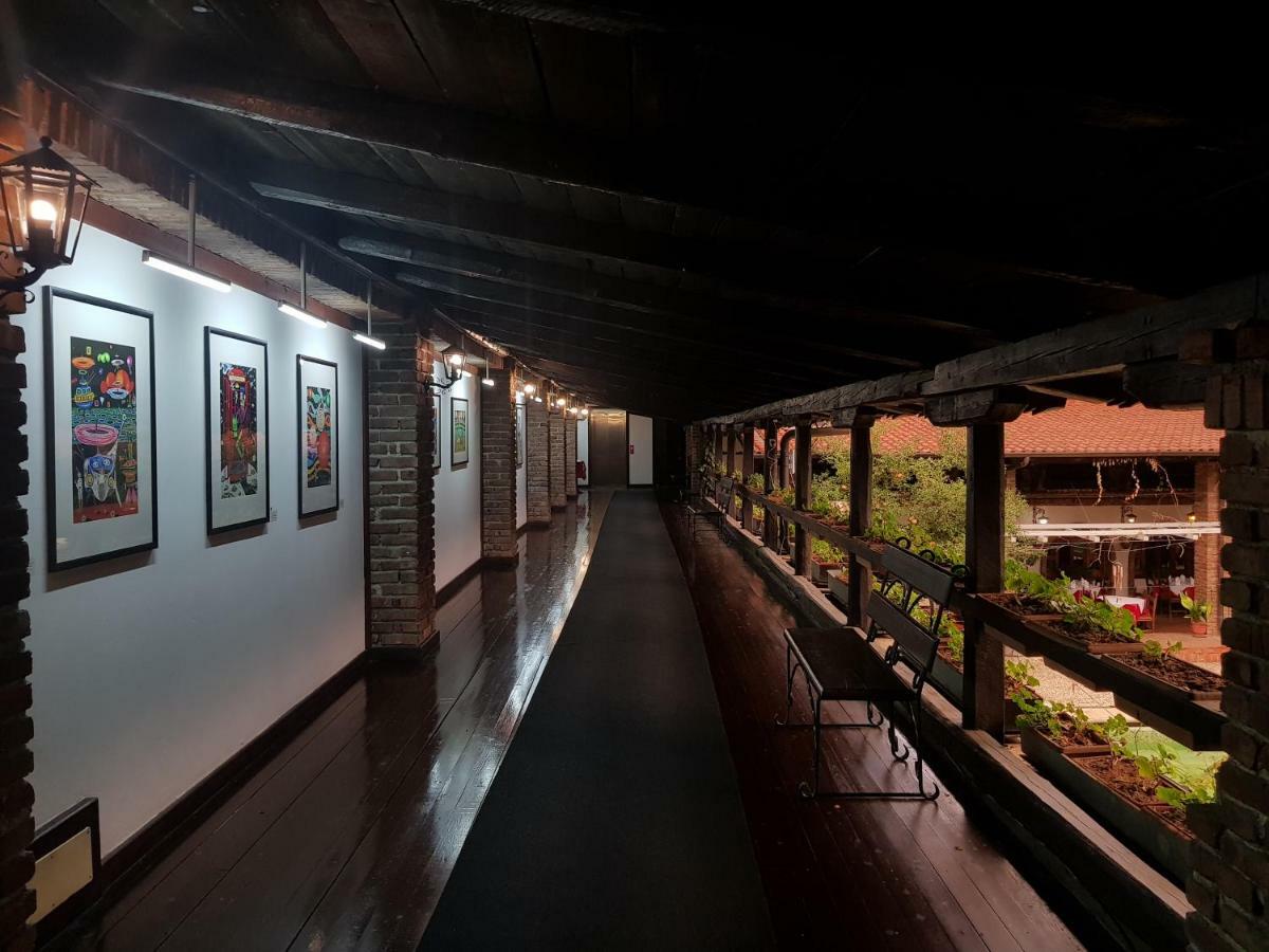 Hotel Restaurant Bujtina E Gjelit Τίρανα Εξωτερικό φωτογραφία